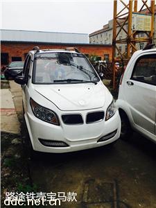  新能源四轮老年代步车